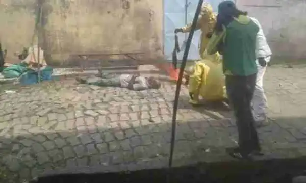 Drama as Man Gets Stung By Hundreds Of Bees In Shocking Broad Daylight Attack (Video) 